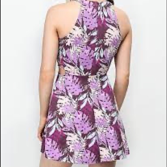 Skater cut out dress - Picture 3 of 4